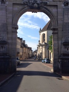 Entrance to the city by the Rue de Faubourg